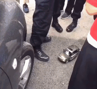 他的腿在一次事故中折断了_交通事故中车辆折损费_克莱斯勒不要购买质损车辆